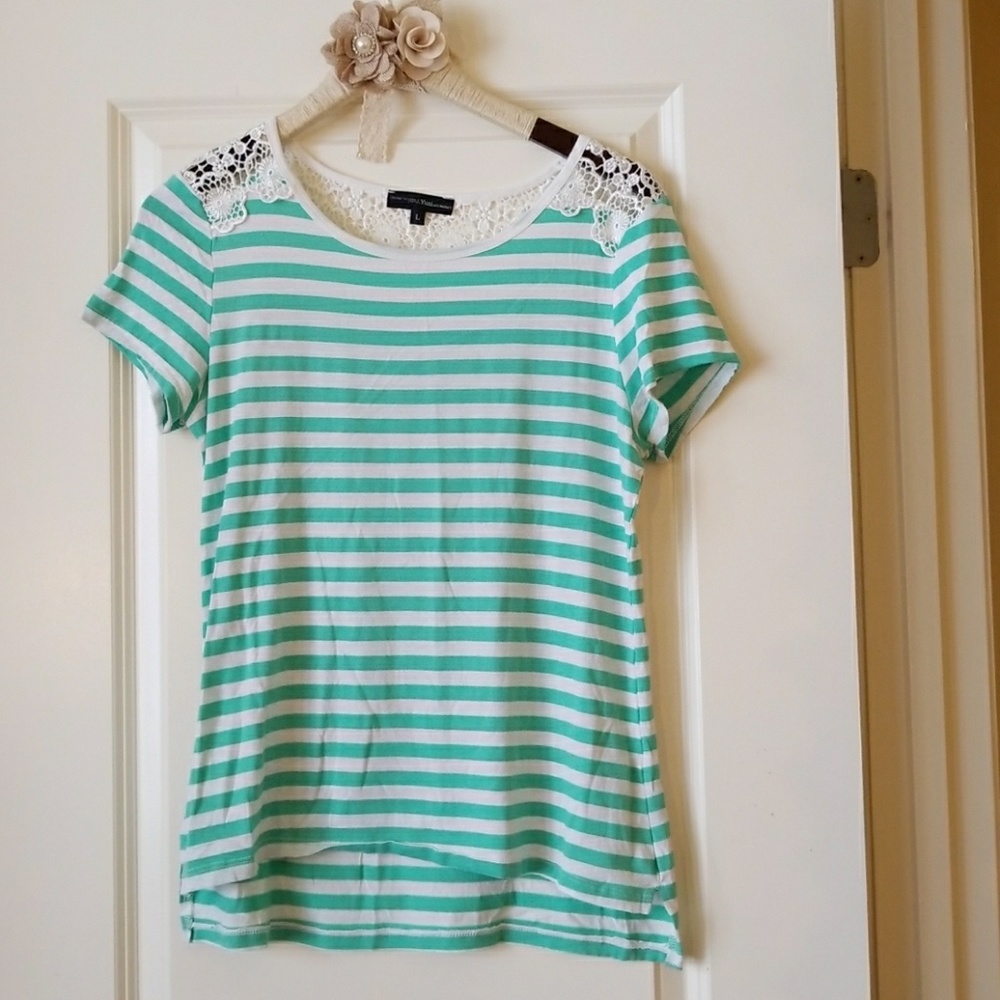 Short sleeves shirt